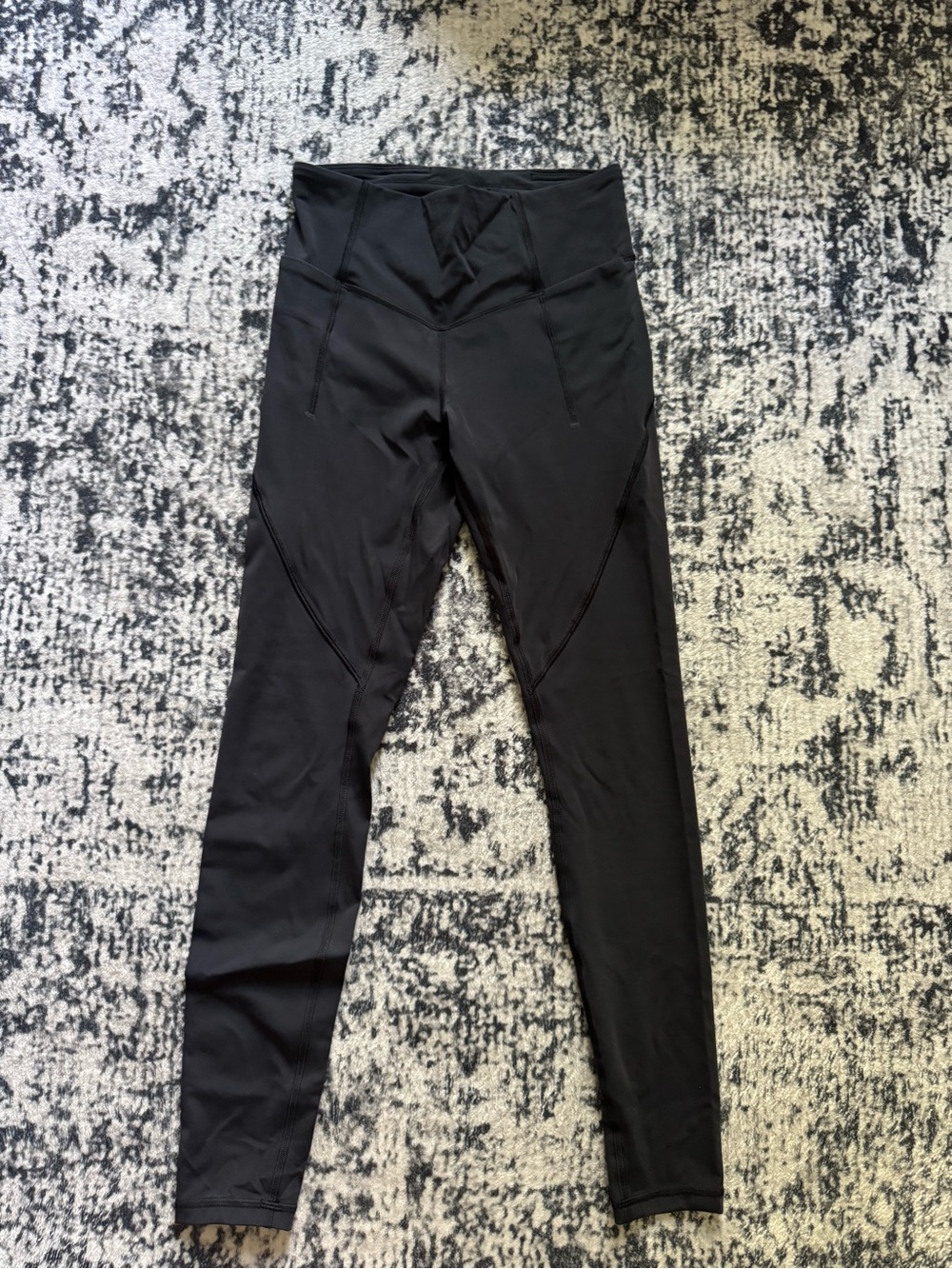 Lululemon Fine Force High-Rise Tight 28” in Black, size 6.